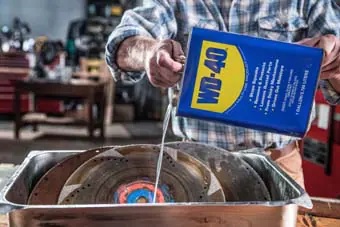 Dầu chống gỉ WD-40 Multi Use Product 4L