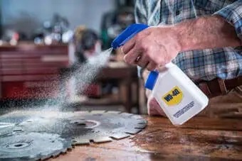Dầu chống gỉ WD-40 Multi Use Product 4L